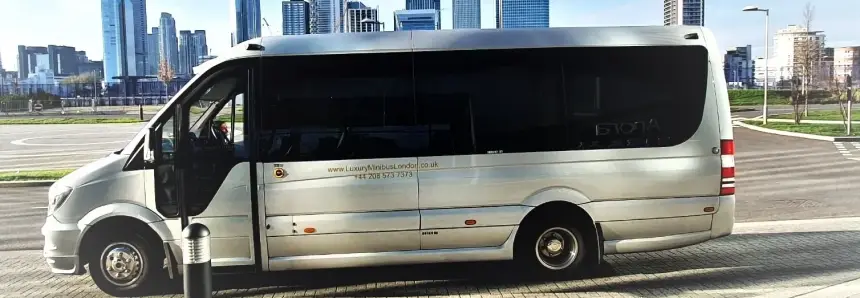 How to Select the Best Mini Bus Hire Service in Sydney for Your Next Trip?